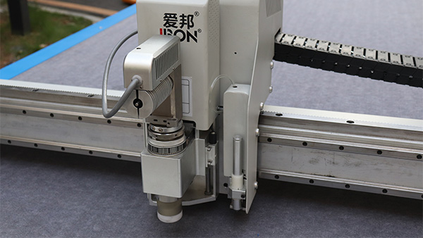 振動刀腳墊切割機(jī)